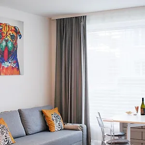 Holesovice Delight: Modern Comfort With A Twist In 7 Apartament Praga